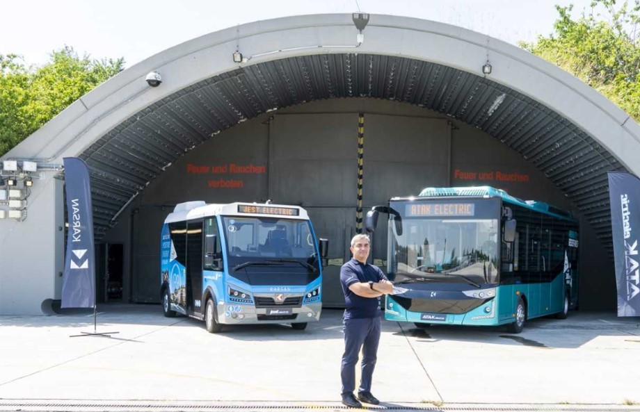 Karsan'a Yilin En Itibarli Ticari Araç Markasi Ödülü!