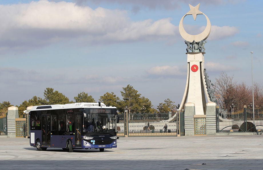 AVRUPA VE AMERIKA’NIN ILK SERI ÜRETIM SÜRÜCÜSÜZ OTOBÜSÜ KARSAN OTONOM ATAK ELECTRIC CUMHURBASKANLIGI KÜLLIYESI’NDE!